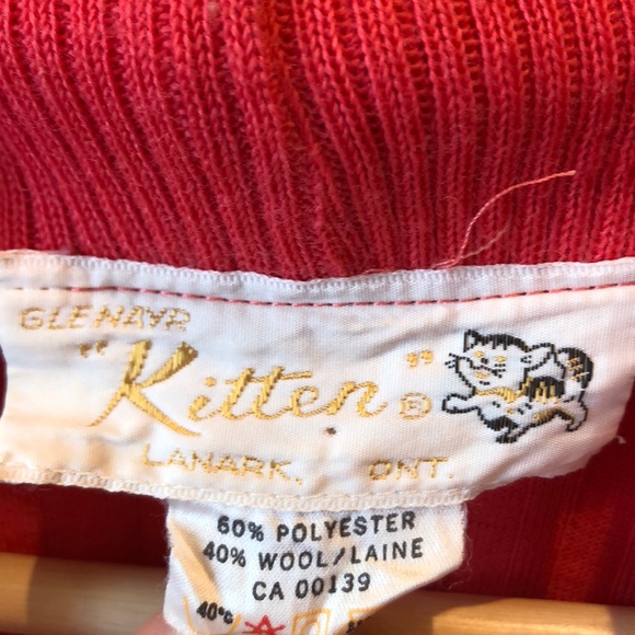 Vintage | Wool Blend Coral Floral Details Cardigan - Picture 7 of 12